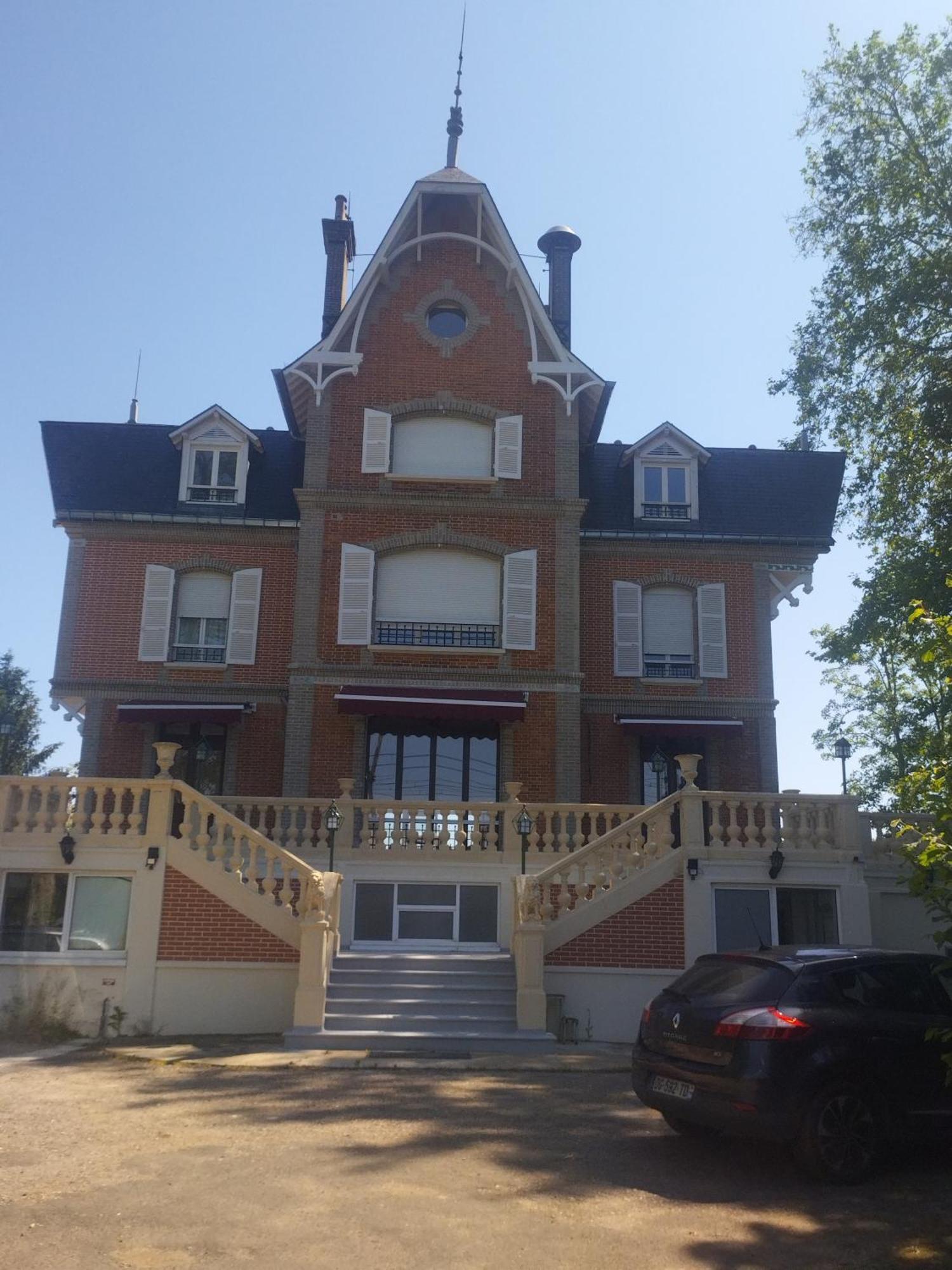 Chambre Dans Un Manoir Au Bord De L'Yonne Pres De Sens Villeperrot Buitenkant foto