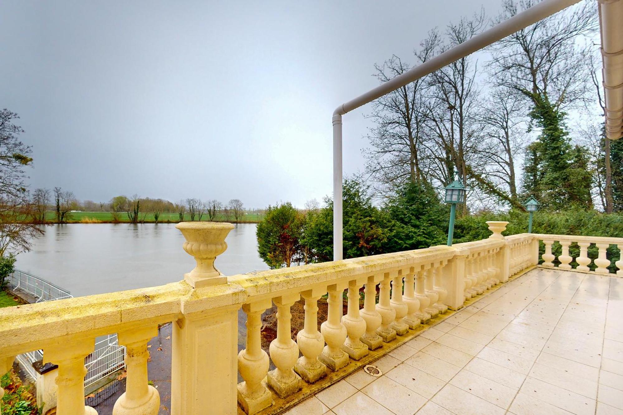 Chambre Dans Un Manoir Au Bord De L'Yonne Pres De Sens Villeperrot Buitenkant foto